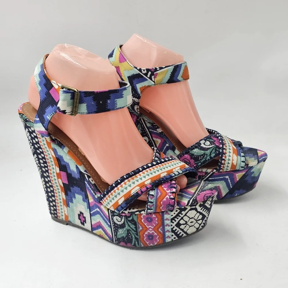Steve Madden Winonna Aztec Fabric Platform Wedge Sandals Boho Festival Size 10